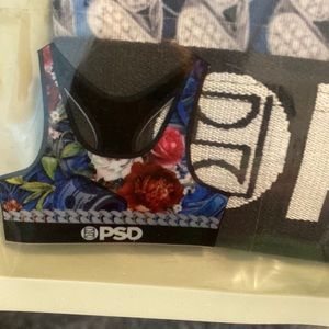 PSD Women’s Sports Bra Wild Stacks size Medium NWT